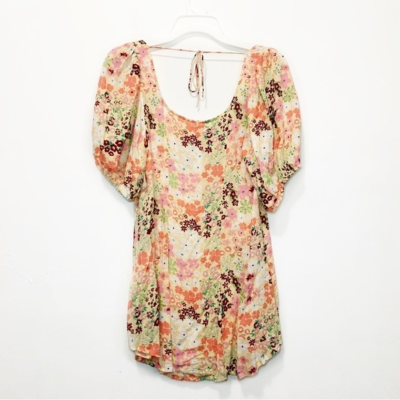 Floral Button-Down Women's Top - Picture 3 of 8